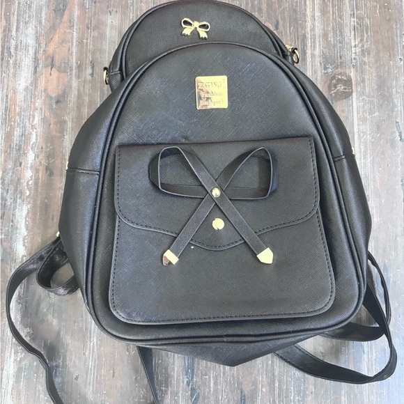 Small Black Fashion Backpack/Makeup Bag Everyday Use/Travel Junior/Women’s - Picture 1 of 11